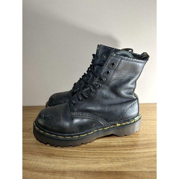 Dr. Martens Boots Smooth Black Leather - Air Cushion Soles (Children’s 7) - - Picture 3 of 5